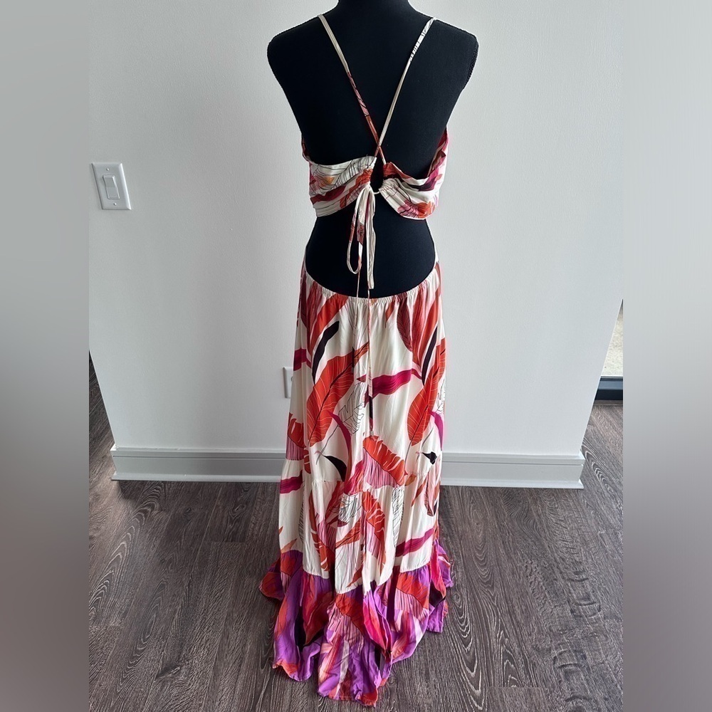 Brazilian Cut-out Low-back Patterned Maxi Dress - Picture 4 of 5